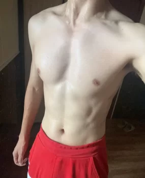 新开发的一个颜值很不错的小哥哥