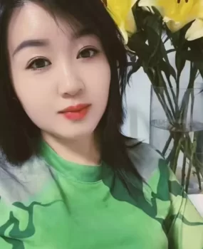 小巧玲珑丰胸细腰的小少妇