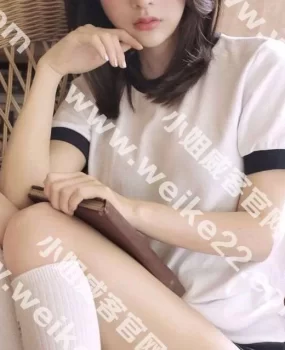 武昌火车的妹子长很嫩好困不错